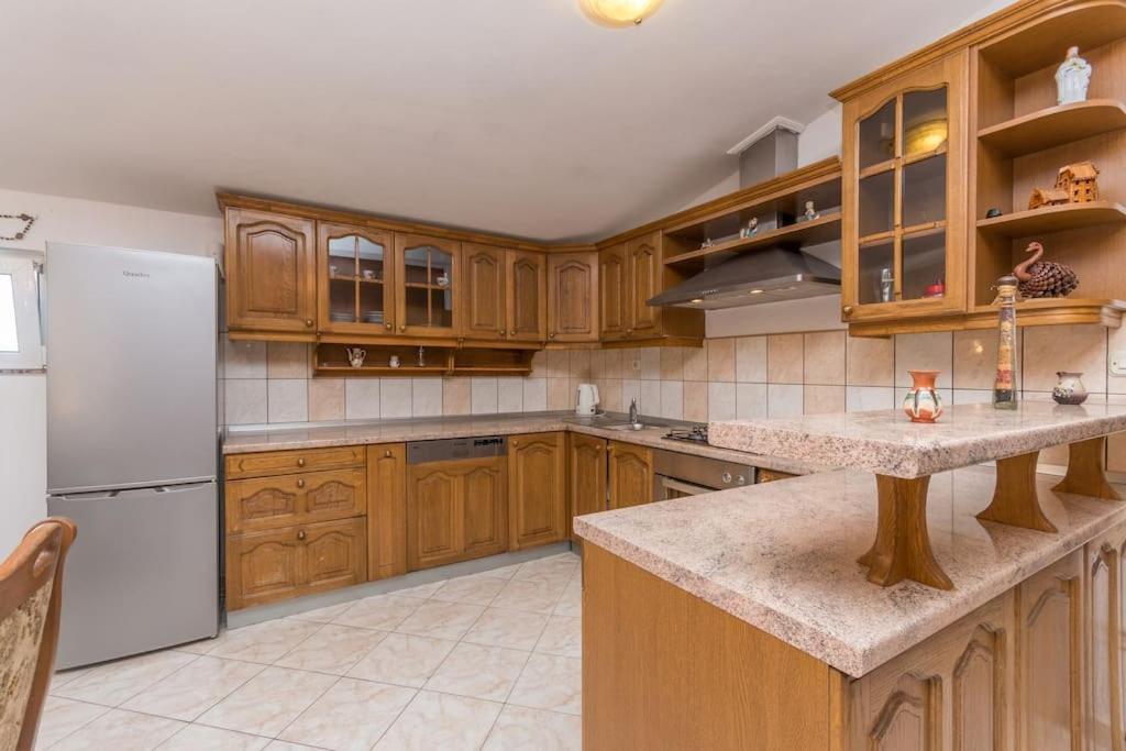 Agape Apartments Биоград на Мору Екстериор снимка