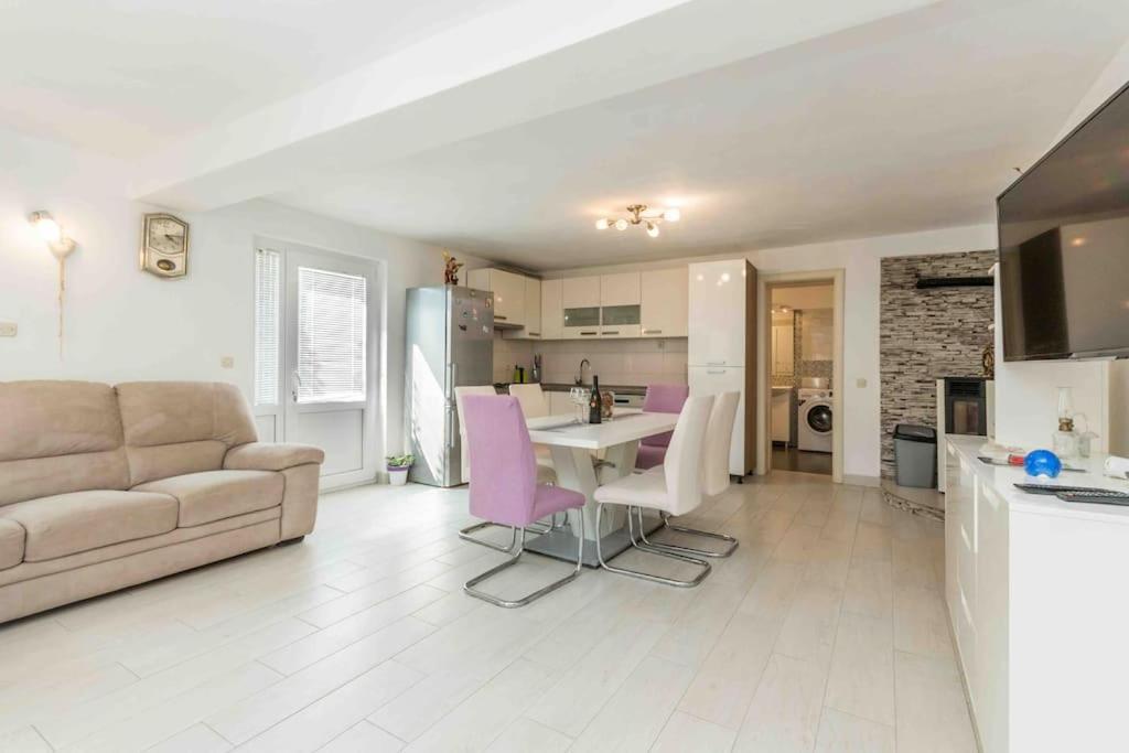 Agape Apartments Биоград на Мору Екстериор снимка