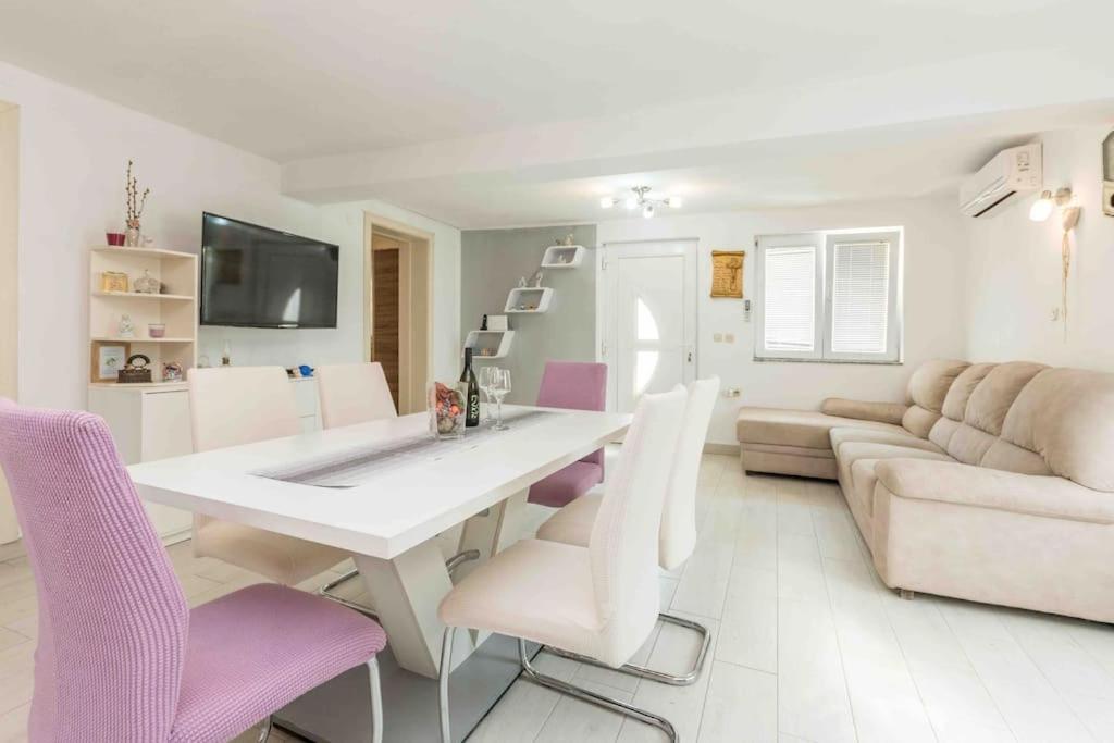 Agape Apartments Биоград на Мору Екстериор снимка